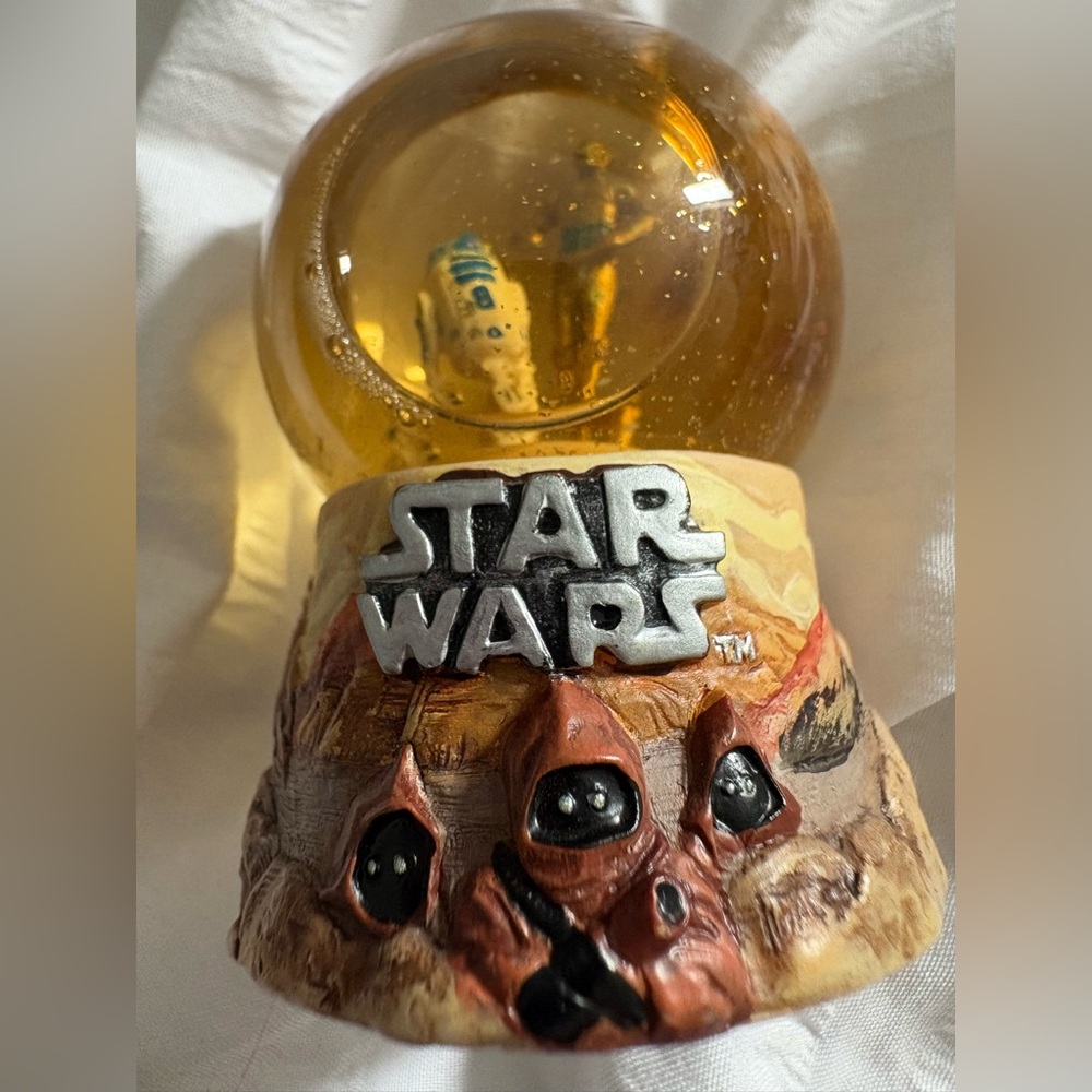 2005 Star Wars R2D2 RARE Miniature Snow globe  - Brown and Gold